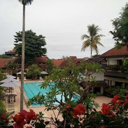 Pantai Indah Resort Hotel Barat Пангандаран Екстериор снимка