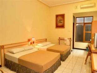 Pantai Indah Resort Hotel Barat Пангандаран Екстериор снимка