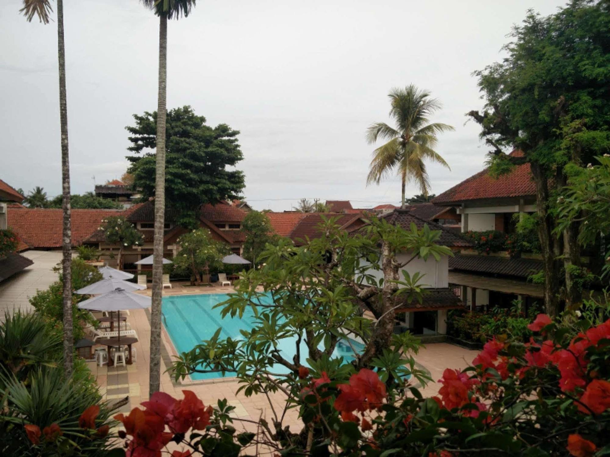 Pantai Indah Resort Hotel Barat Пангандаран Екстериор снимка