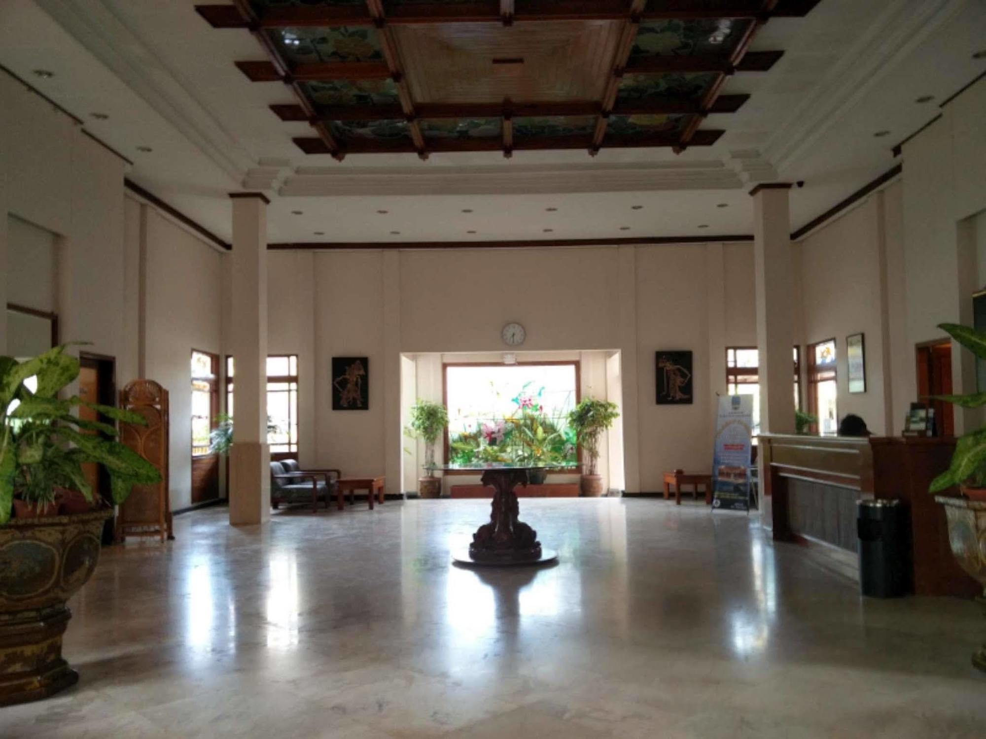Pantai Indah Resort Hotel Barat Пангандаран Екстериор снимка